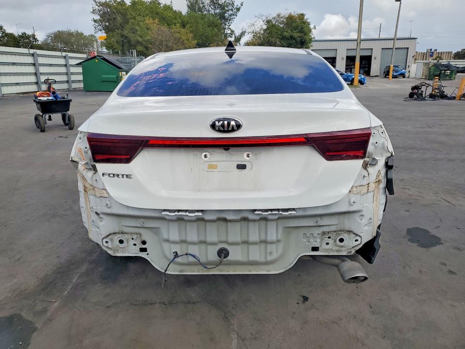 2021 KIA Forte lxs