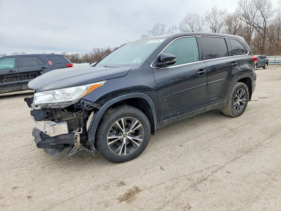 2019 Toyota Highlander le