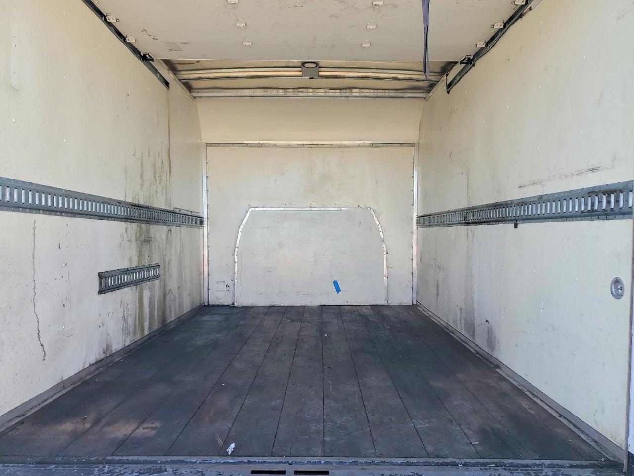 2021 Ford BOX Truck