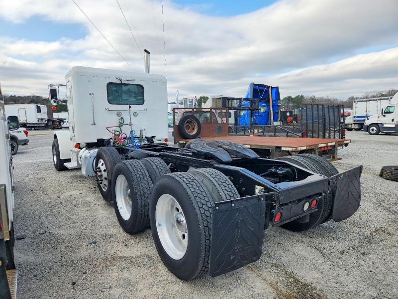 2009 Peterbilt 388 Semi Truck