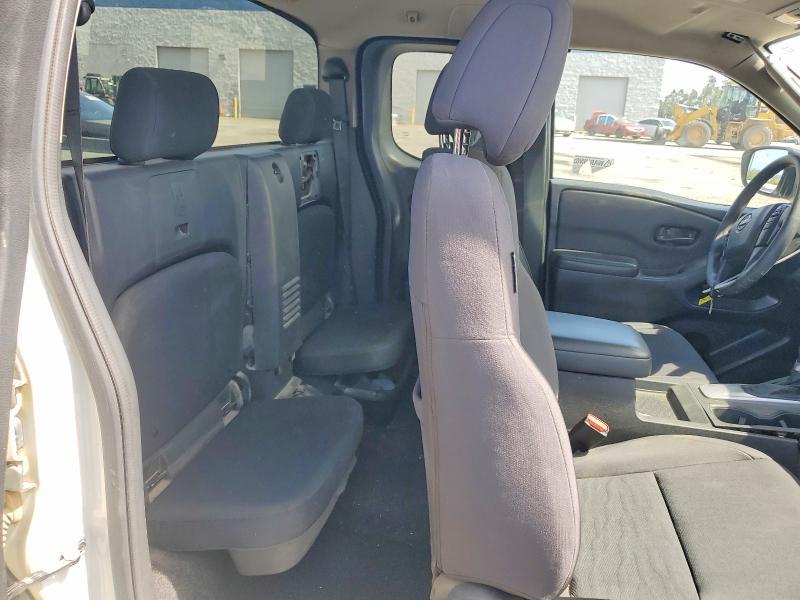 2023 Nissan Frontier s