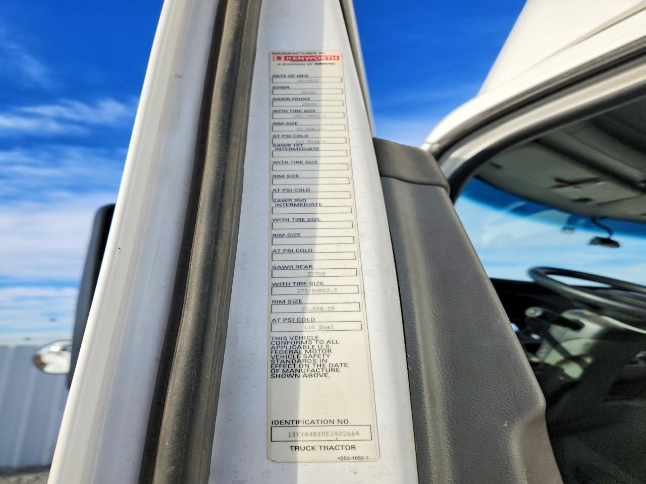 2014 Kenworth T680 Semi Truck