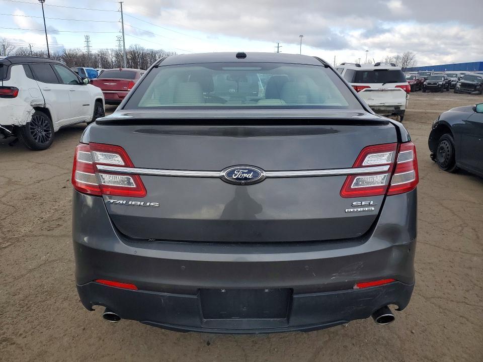 2016 Ford Taurus se