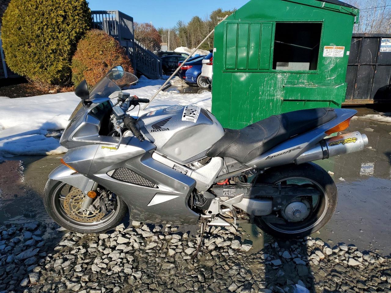 2005 Honda VFR800