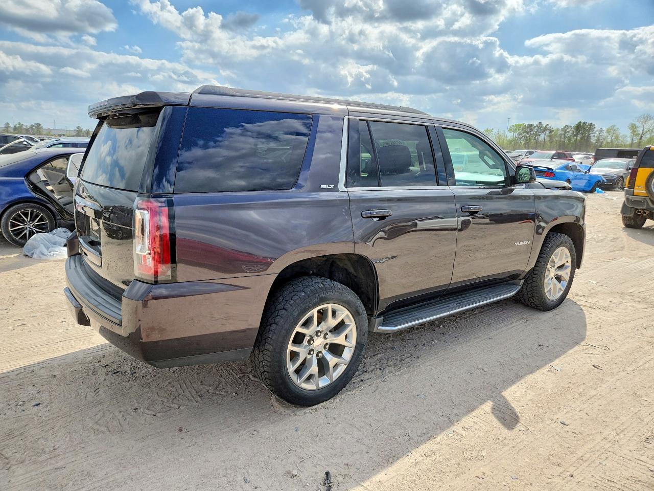 2017 GMC Yukon slt