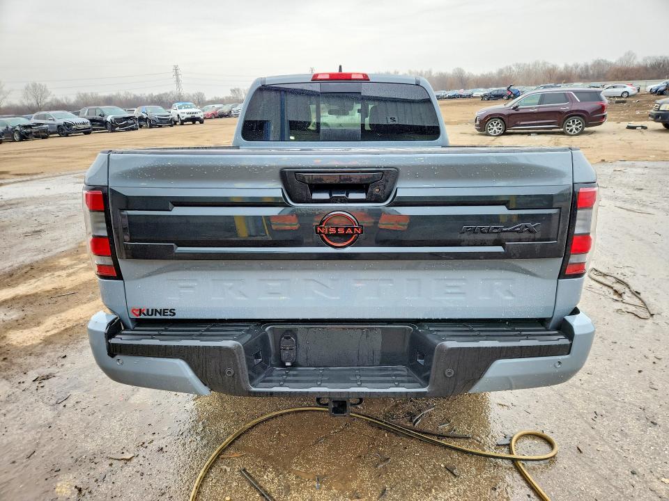 2025 Nissan Frontier sv
