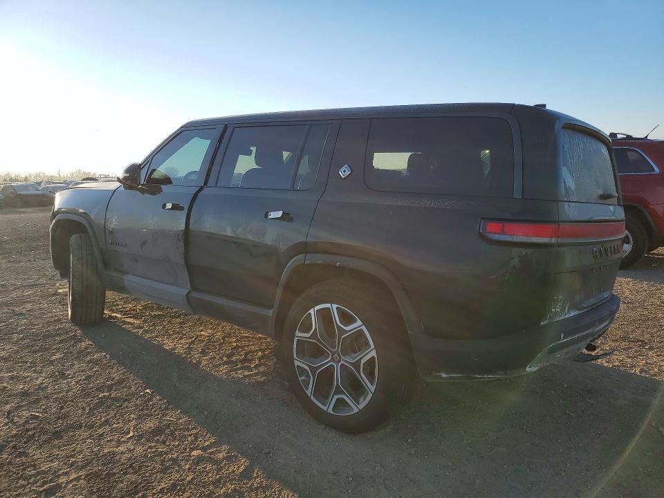 2025 Rivian R1S Adventure