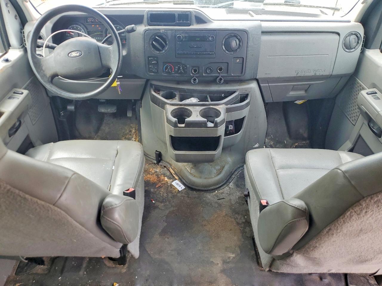 2013 Ford Econoline E350 Super Duty Wagon