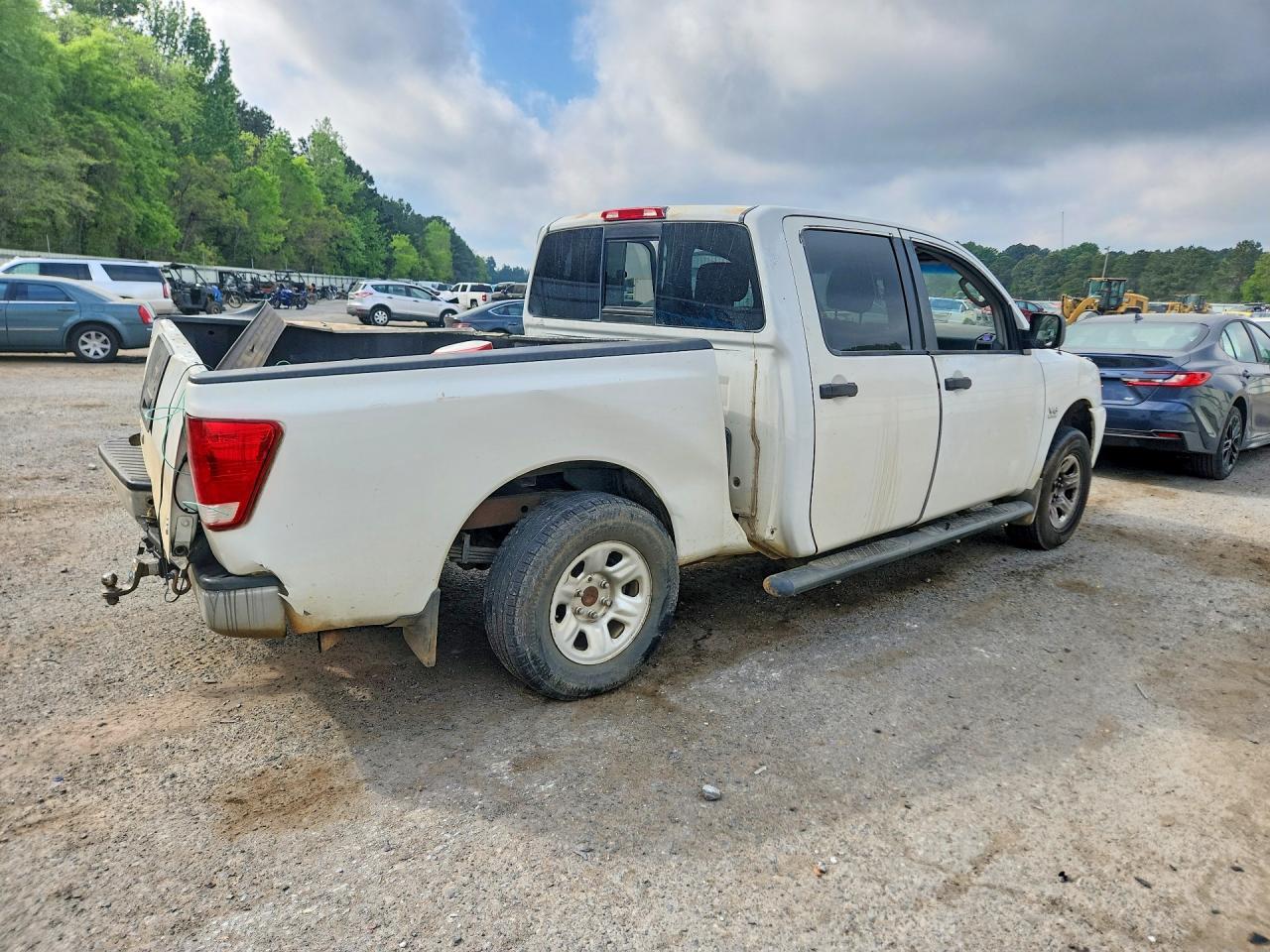 2004 Nissan Titan XE