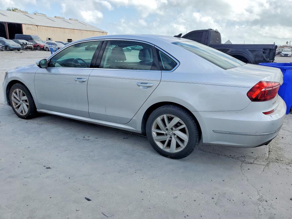 2018 Volkswagen Passat se