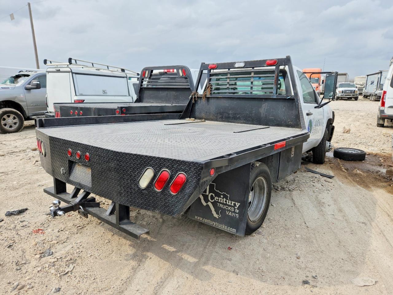 2008 Chev Rolet Silverado Flatbed Truck