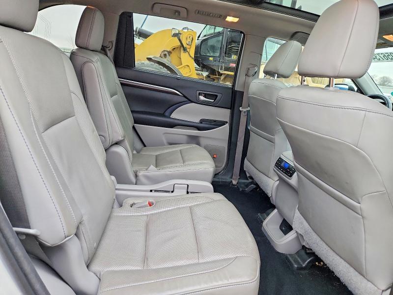 2016 Toyota Highlander Limited Platinum