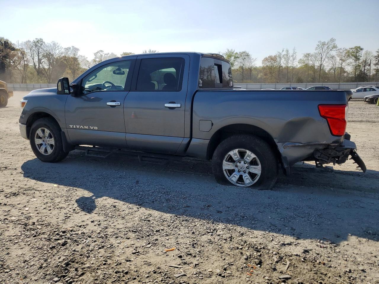 2018 Nissan Titan SV