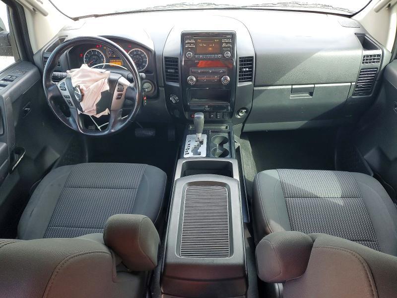 2014 Nissan Titan SV