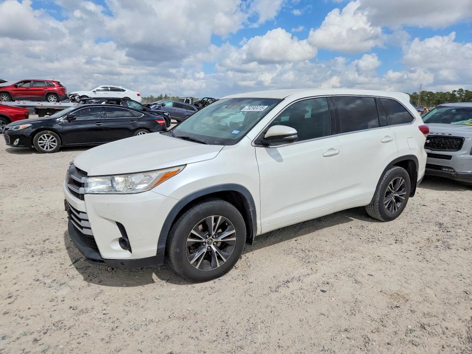 2018 Toyota Highlander le