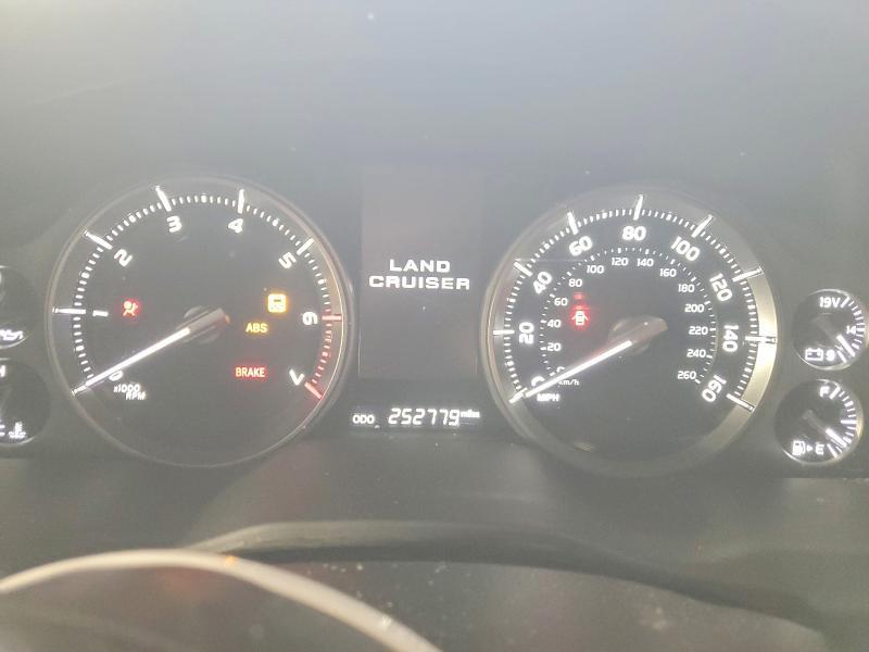 2016 Toyota Land Cruiser Base