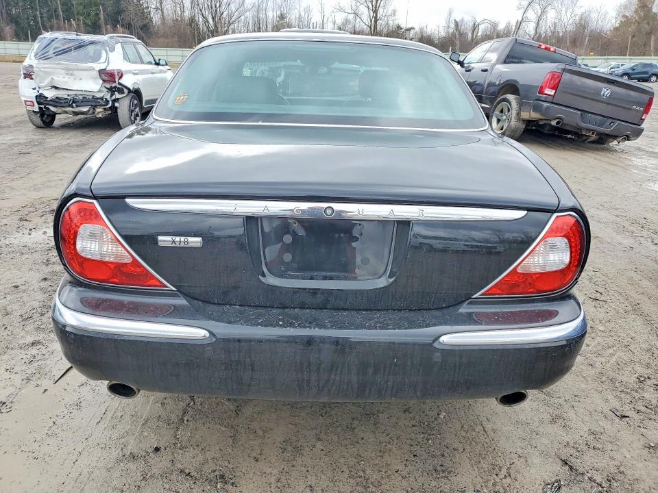 2004 Jaguar XJ8