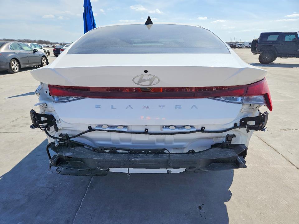 2024 Hyundai Elantra se