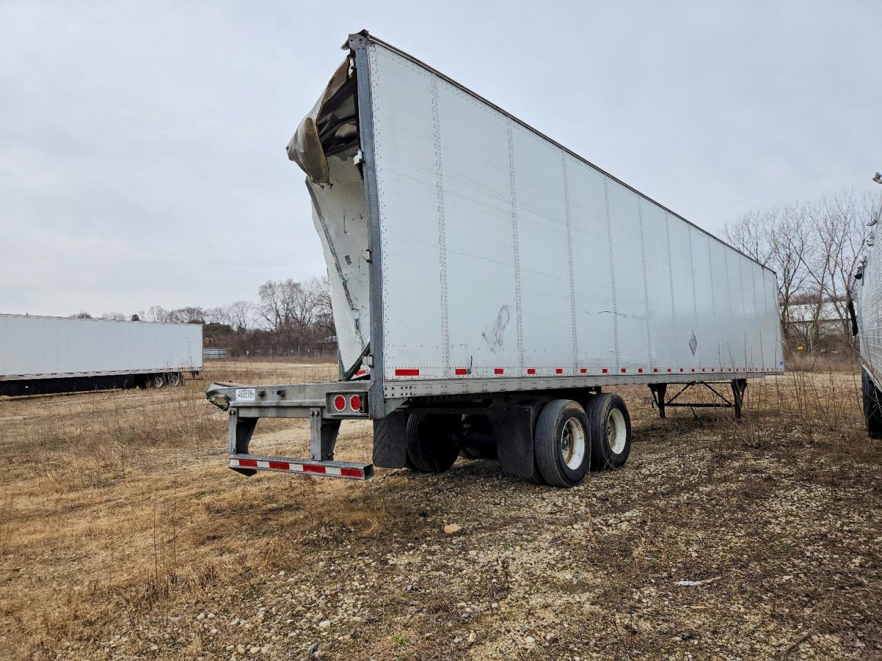 2016 Stoughton DRY Van Trailer