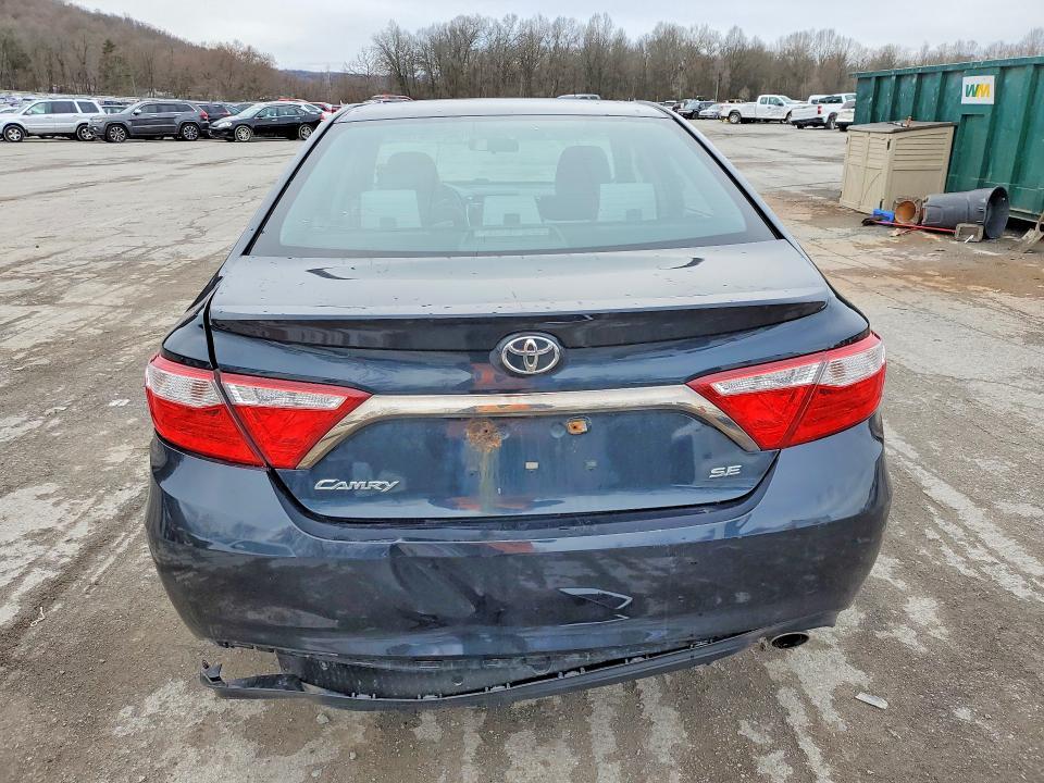 2016 Toyt Camry