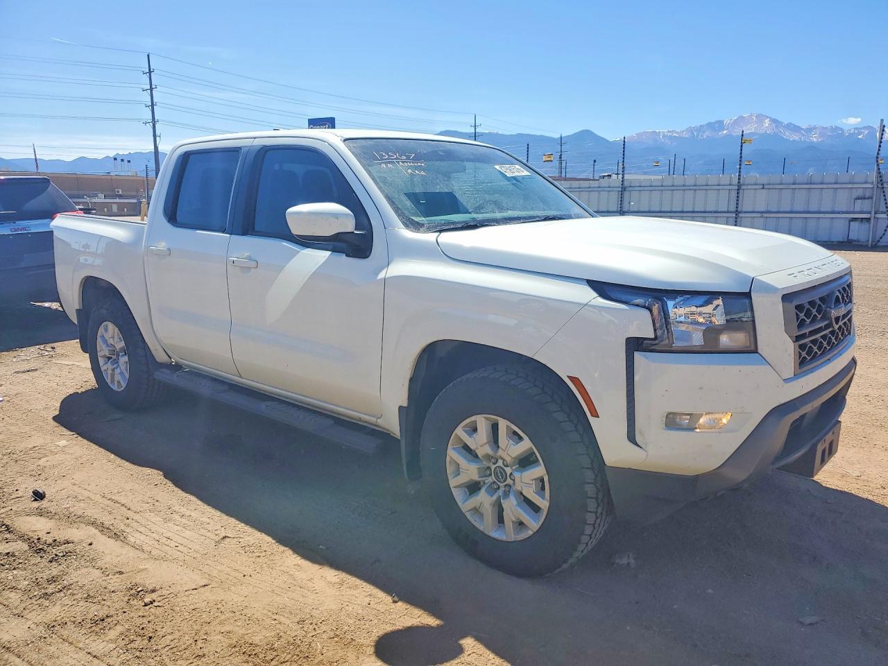 2022 Nissan Frontier SV