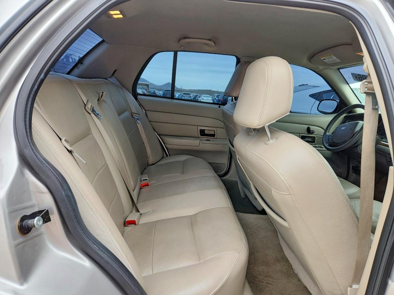 2008 Ford Crown Victoria lx