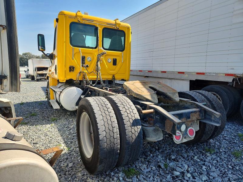 2014 Freightliner Cascadia Semi Truck