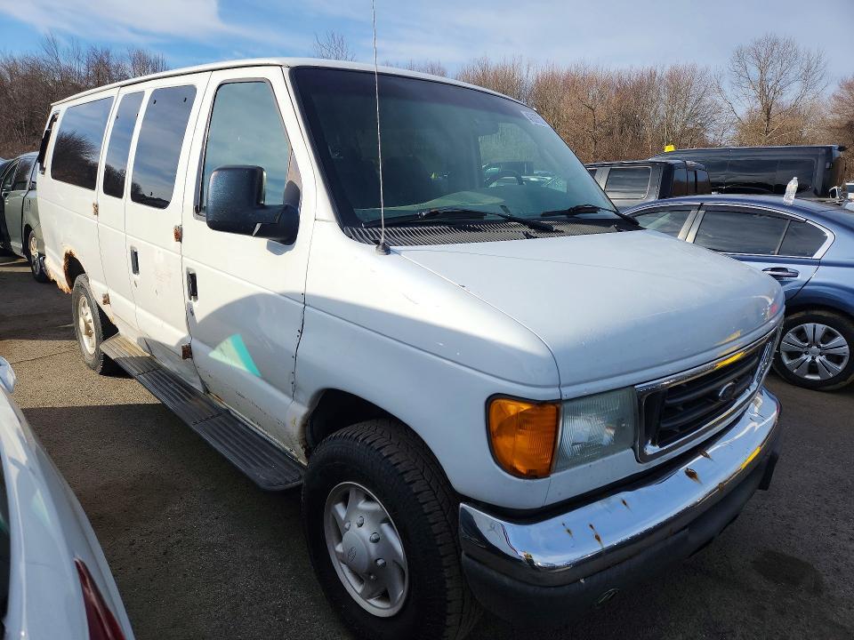 2004 Ford Econoline E350 Super Duty Wagon