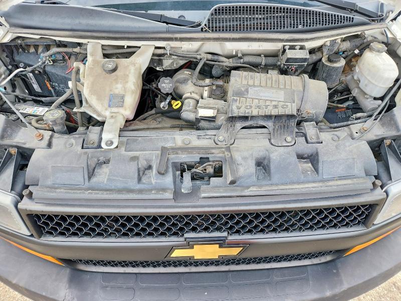 2020 Chevrolet Express BOX Truck