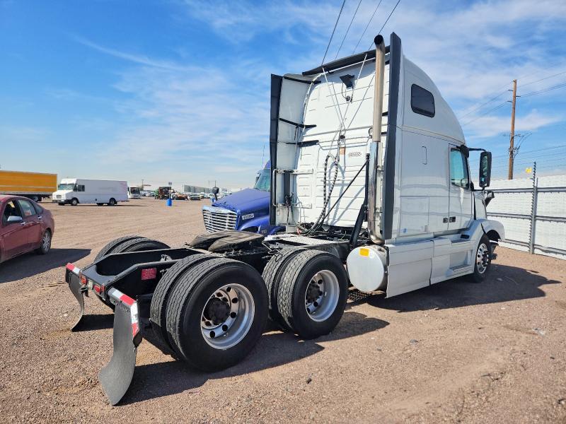 2013 Volvo Vnl Semi Truck