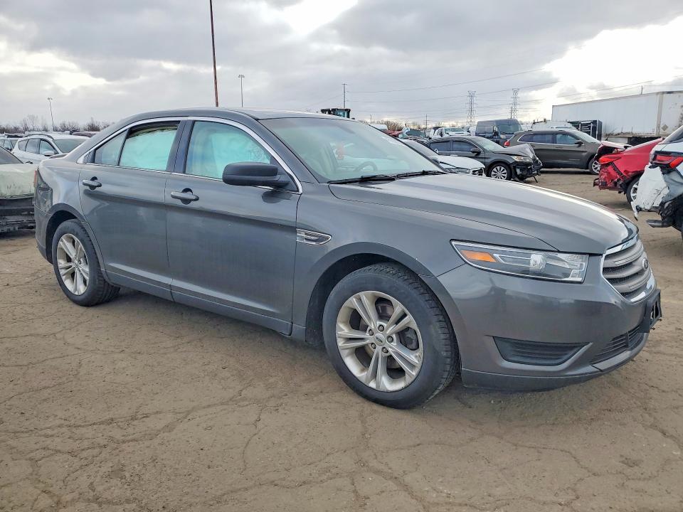 2016 Ford Taurus se