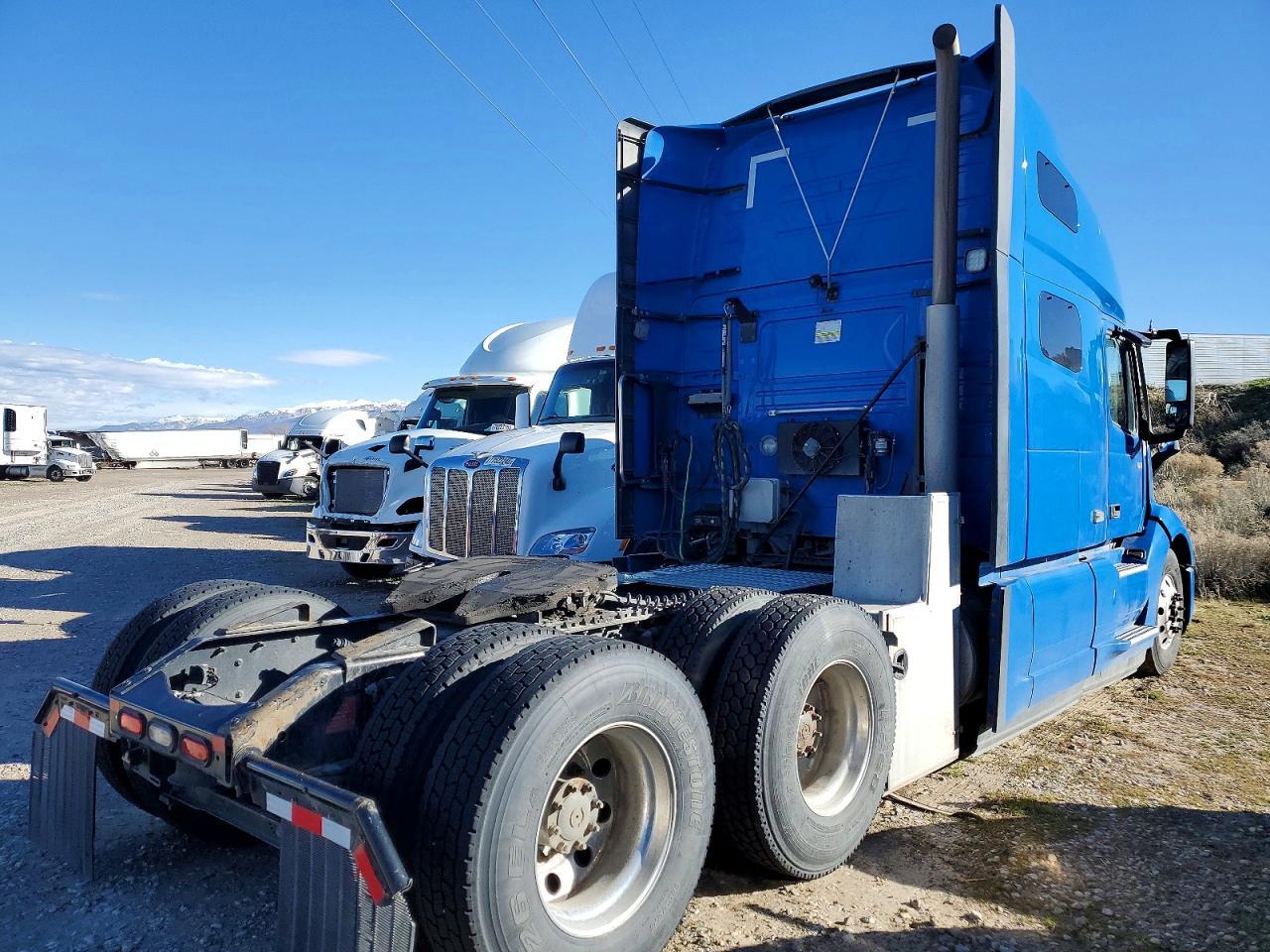 2021 Volvo VNL Semi Truck