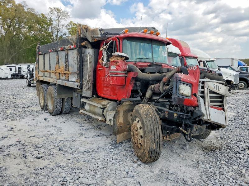 2000 Mack RD888S Dump Truck