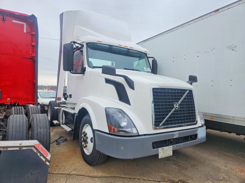 2017 Volvo VNL Semi Truck