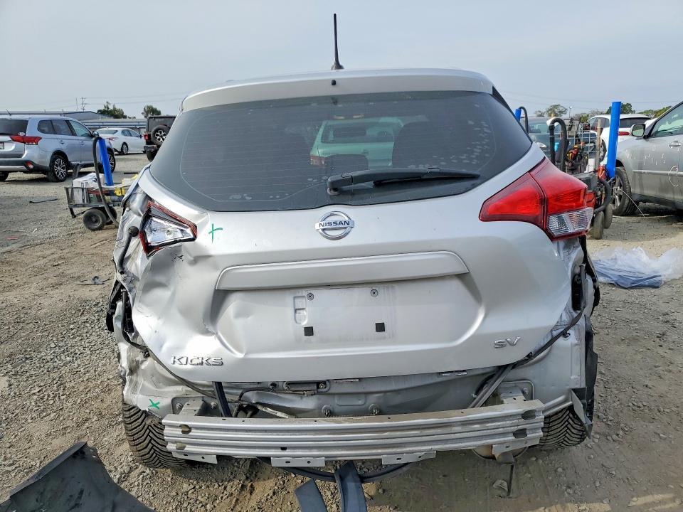 2018 Nissan Kicks sv