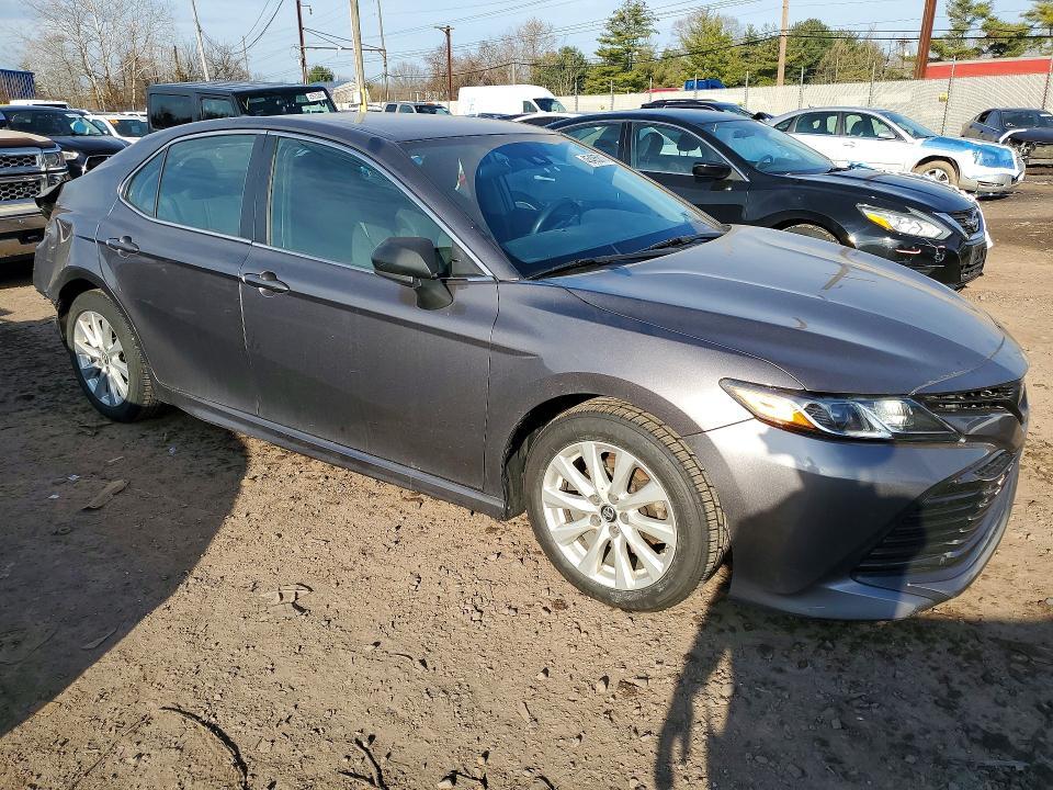 2019 Toyota Camry le