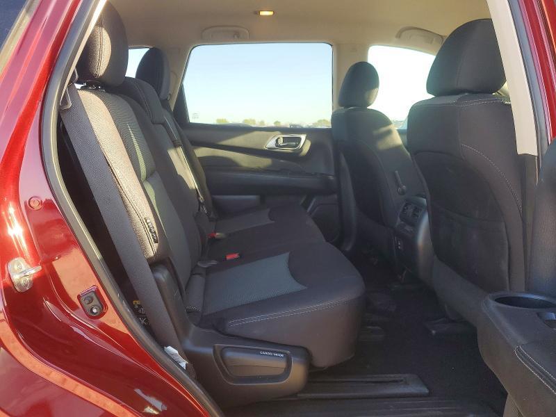 2018 Nissan Pathfinder sv