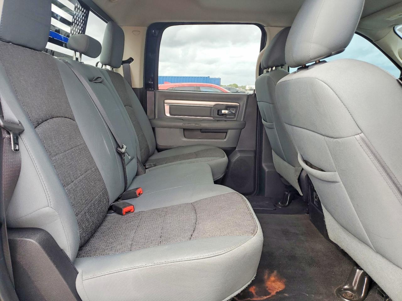 2015 Dodge RAM 1500 SLT