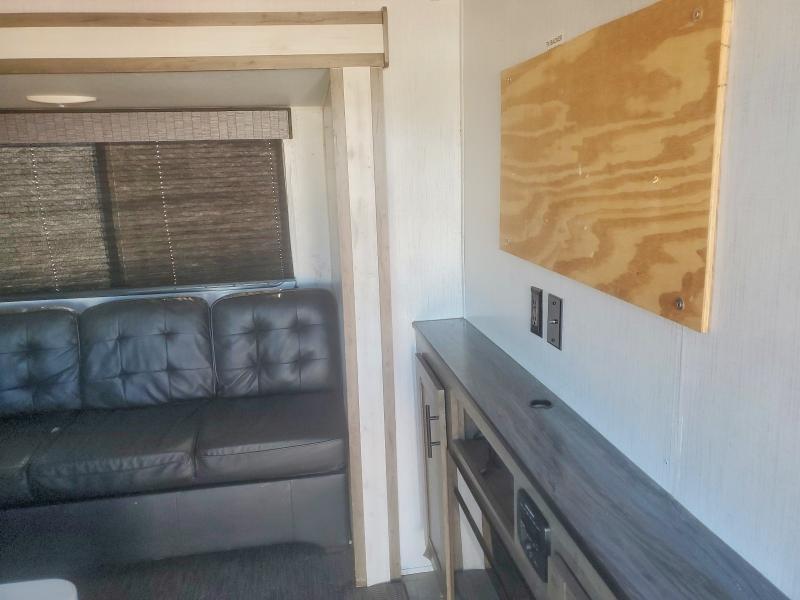 2023 Pioneer 2023 Heartland BH330 Pioneer Camper