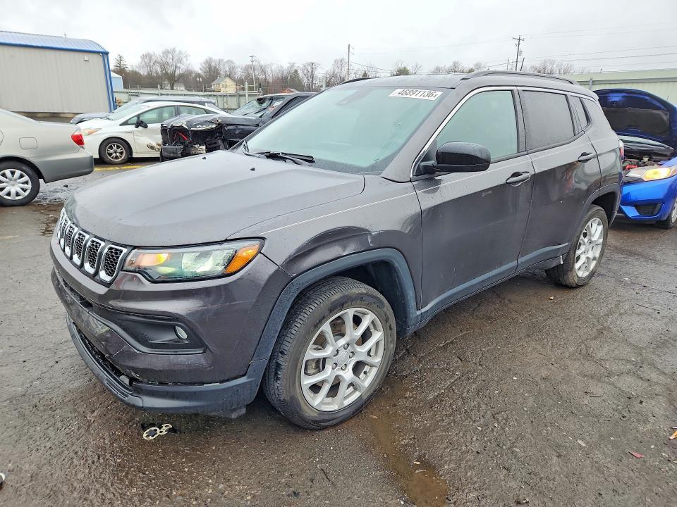 2023 Jeep Compass Latitude lux