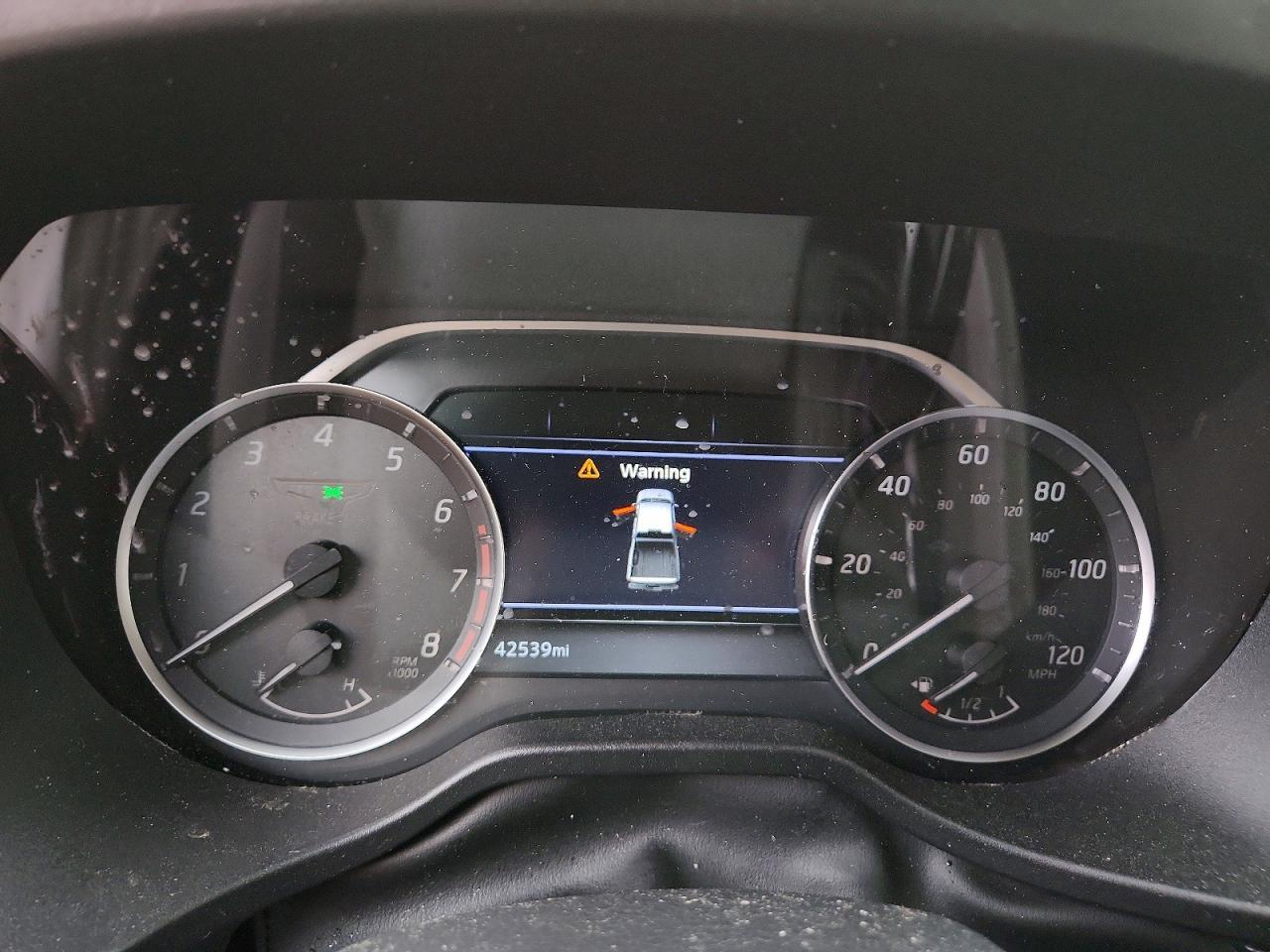 2023 Nissan Titan SV