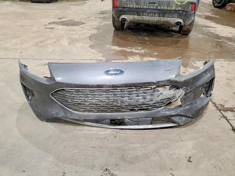 2022 Ford Escape se hev