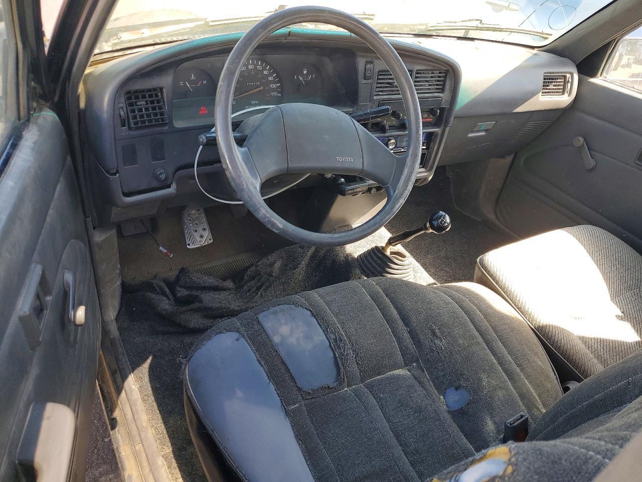 1990 Toyota Pickup Deluxe