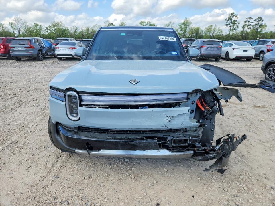 2025 Rivian R1S Adventure