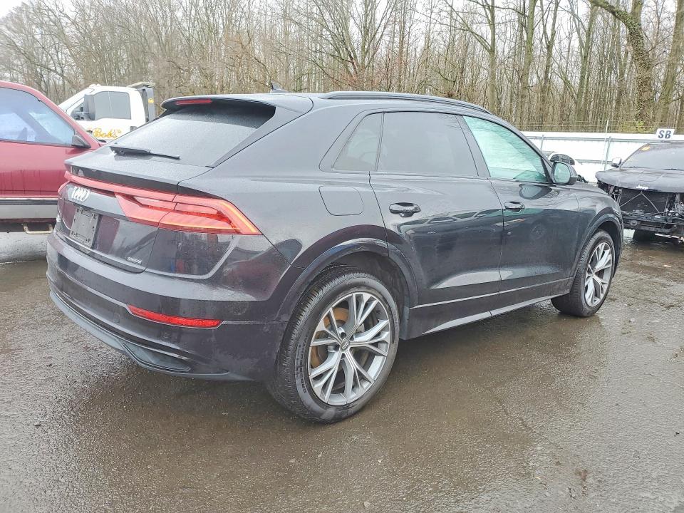 2021 Audi Q8 Premium