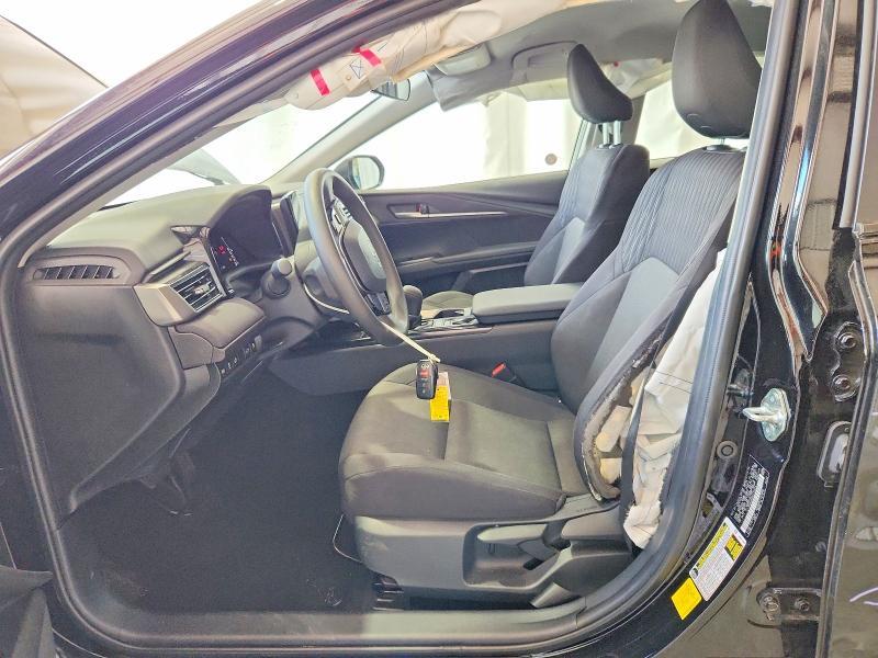 2025 Toyota Camry le