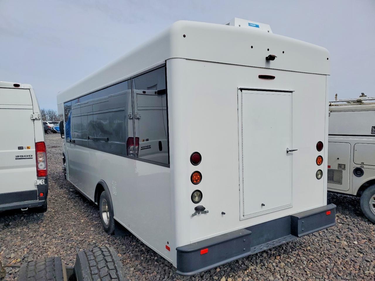 2017 Ford E450 Shuttle Bus
