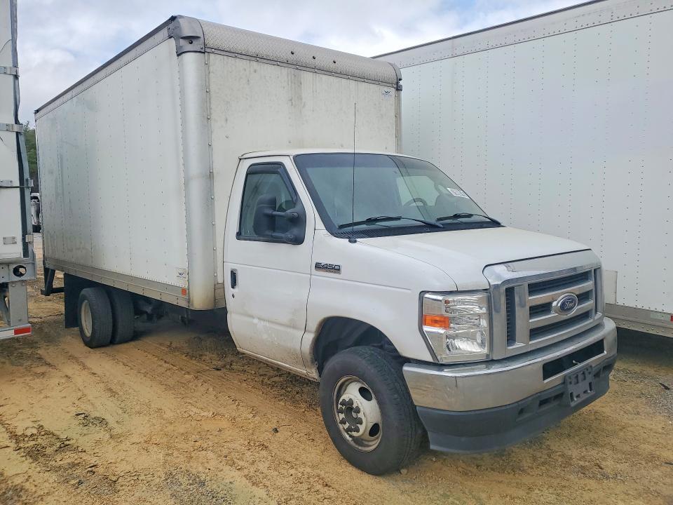 2022 Ford Econoline E450 Super Duty Cutaway van