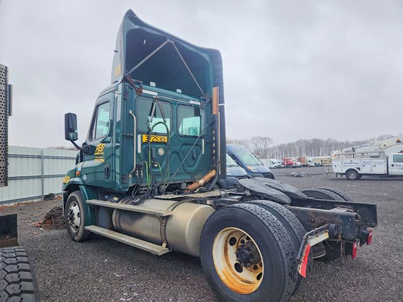 2018 Freigliner 2018 Freightliner Cascadia 113 Semi Truck