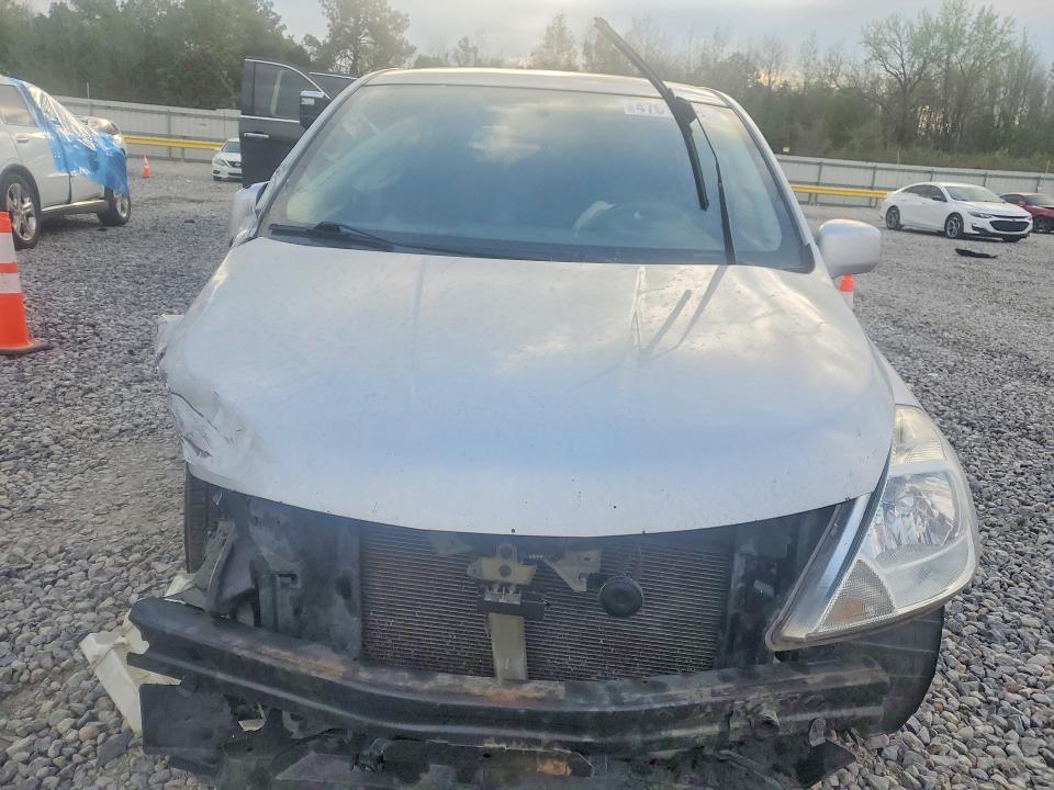 2012 Nissan Versa 1.8 s